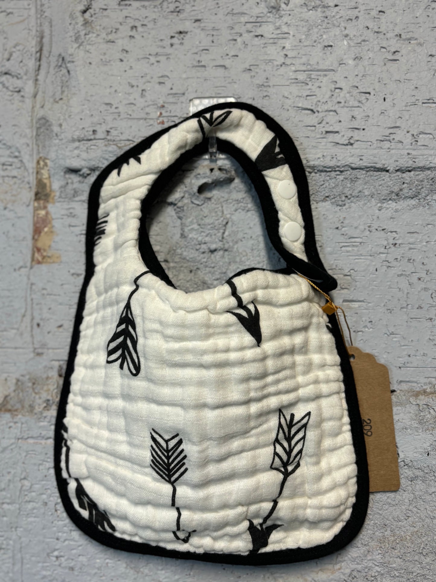 Arrow Bib